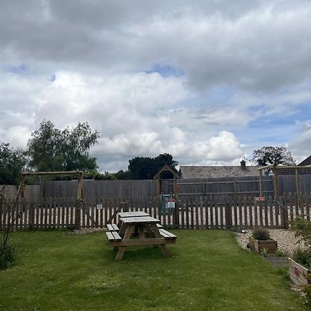 The Crown Inn Gayton  Екстер'єр фото
