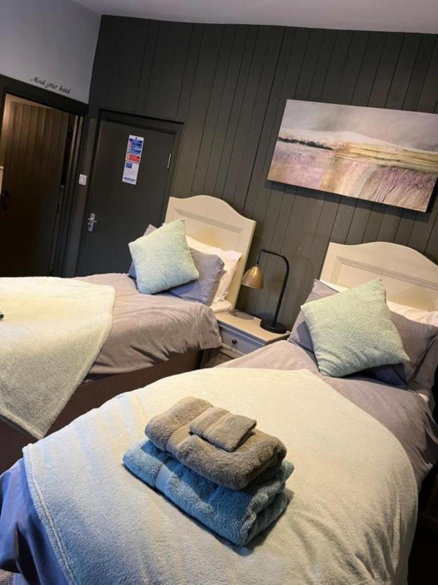 The Crown Inn Gayton  Екстер'єр фото