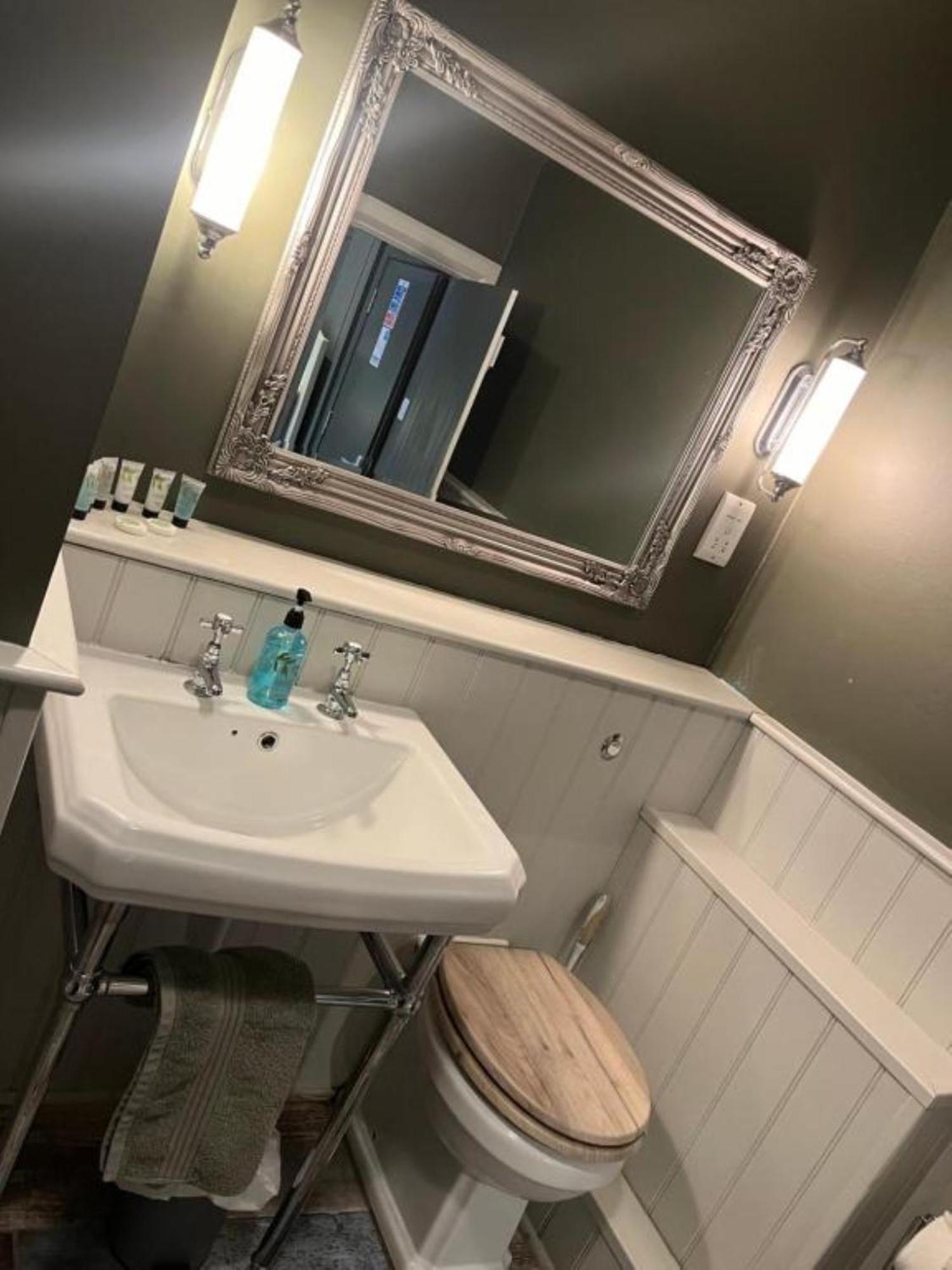 The Crown Inn Gayton  Екстер'єр фото