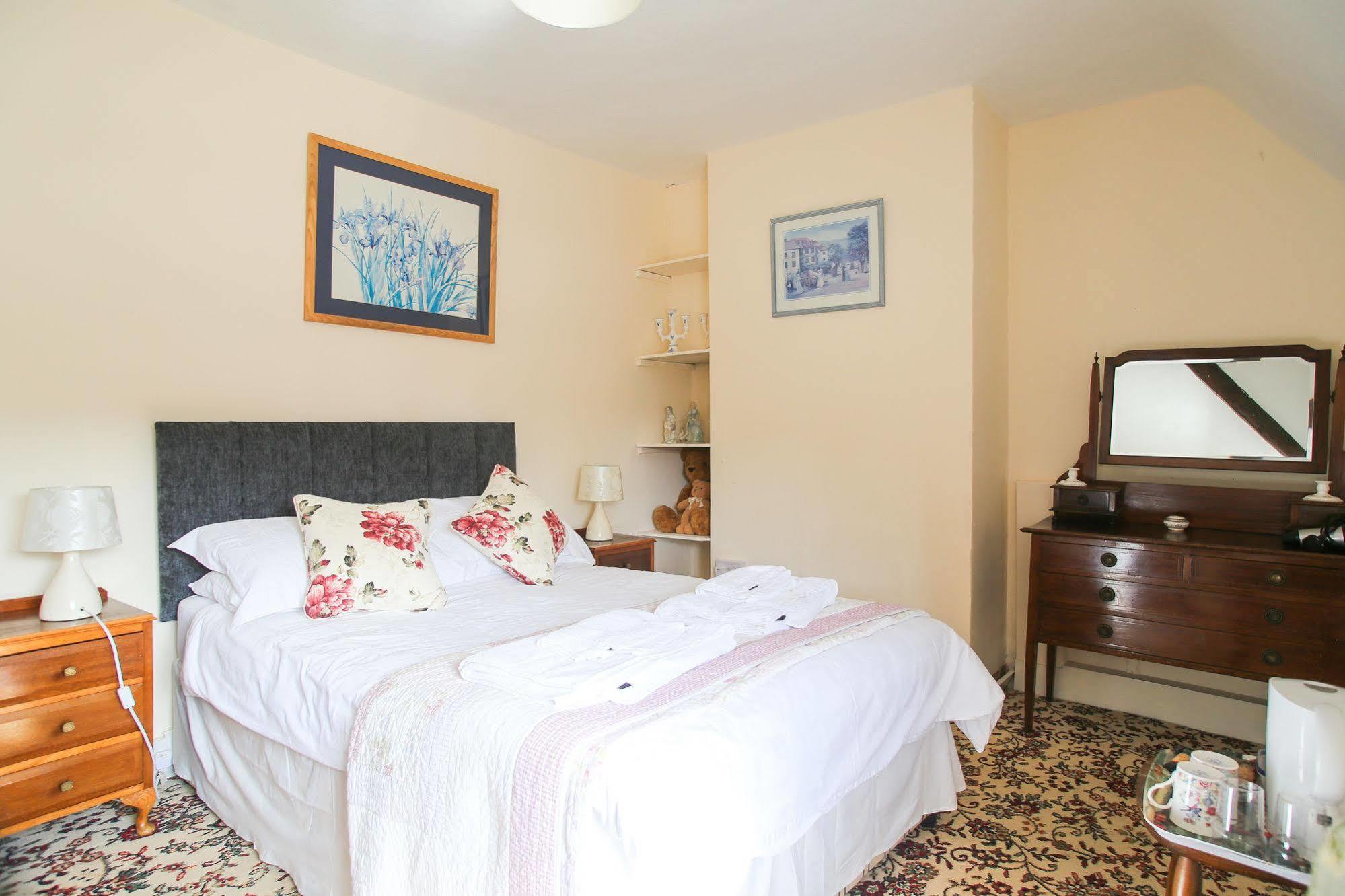 The Crown Inn Gayton  Екстер'єр фото