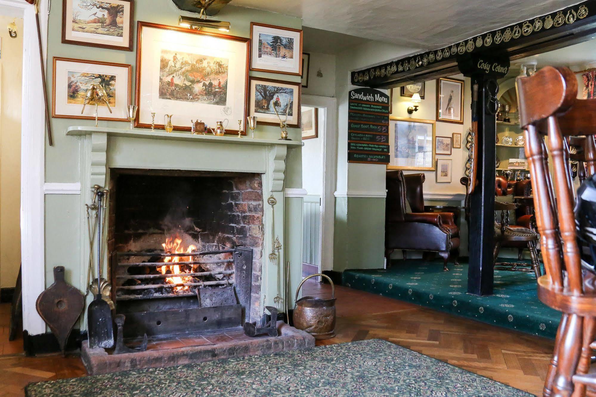 The Crown Inn Gayton  Екстер'єр фото