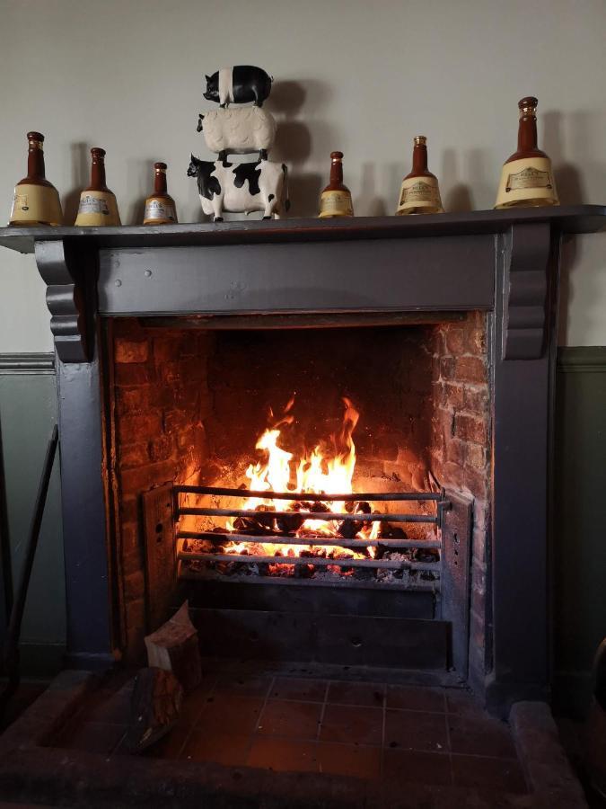 The Crown Inn Gayton  Екстер'єр фото